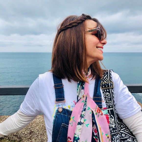 Meet your Posher, Jennifer - Picture 1 of 2